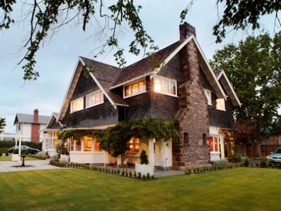 фото отеля Elm Tree House Christchurch