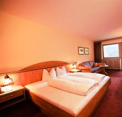 фото отеля Hotel Waldhof Fulpmes
