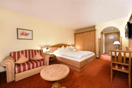 фото отеля Hotel Waldhof Fulpmes
