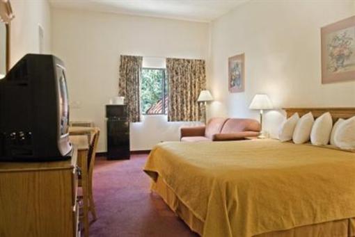 фото отеля Quality Inn Mammoth Lakes