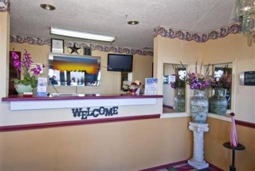фото отеля Americas Best Value Inn Buda