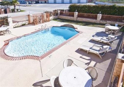 фото отеля Americas Best Value Inn Buda
