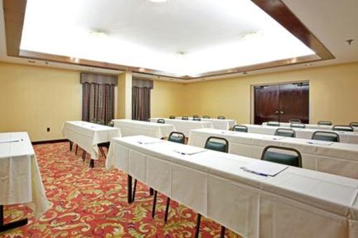 фото отеля Holiday Inn Express Chester