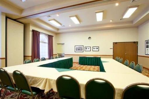 фото отеля Holiday Inn Express Watertown