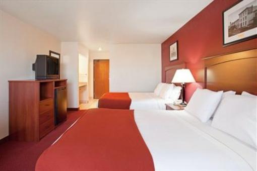 фото отеля Holiday Inn Express Watertown