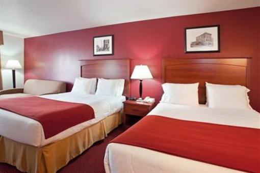 фото отеля Holiday Inn Express Watertown