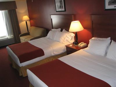 фото отеля Holiday Inn Express Watertown