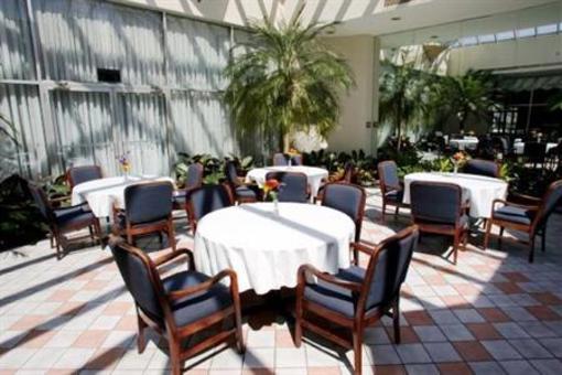 фото отеля Holiday Inn Chicago Willowbrook Hinsdale