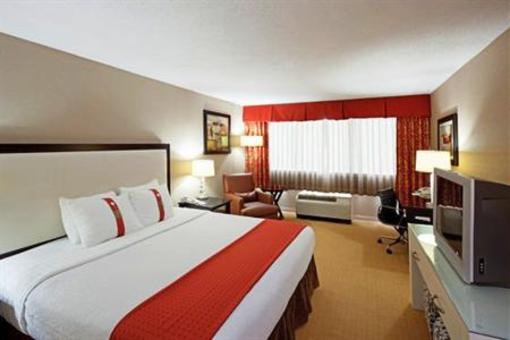 фото отеля Holiday Inn Hotel & Suites Boston Peabody
