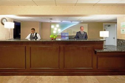 фото отеля Holiday Inn Hotel & Suites Boston Peabody