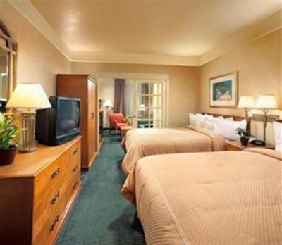 фото отеля Comfort Suites Mission Valley