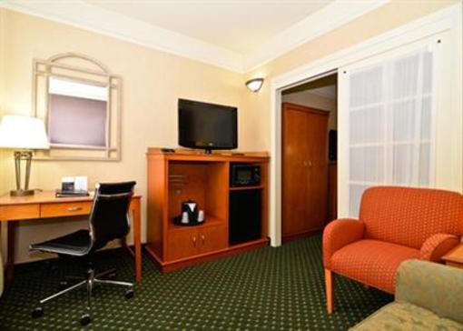 фото отеля Comfort Suites Mission Valley