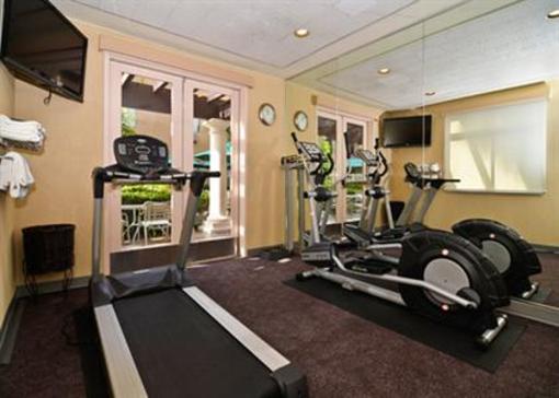 фото отеля Comfort Suites Mission Valley
