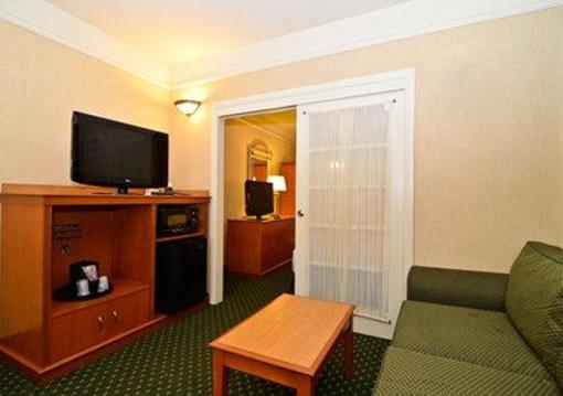 фото отеля Comfort Suites Mission Valley
