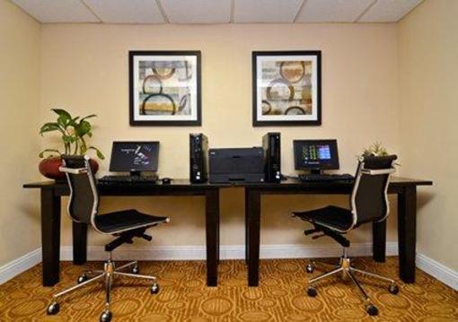 фото отеля Comfort Suites Mission Valley