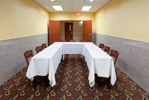 фото отеля Holiday Inn Express Houston Hobby Airport