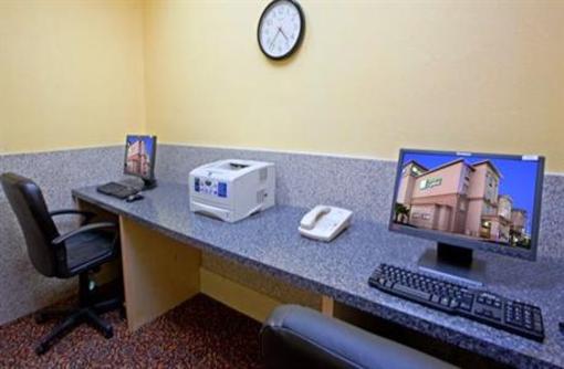 фото отеля Holiday Inn Express Houston Hobby Airport
