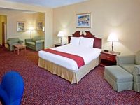 Holiday Inn Express Houston Hobby Airport