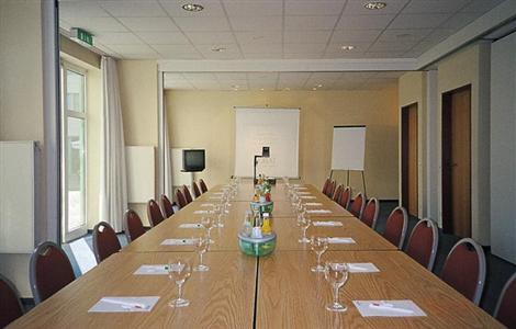 фото отеля Sorat Hotel Brandenburg