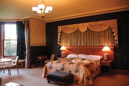 фото отеля Balgeddie House Hotel