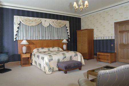 фото отеля Balgeddie House Hotel