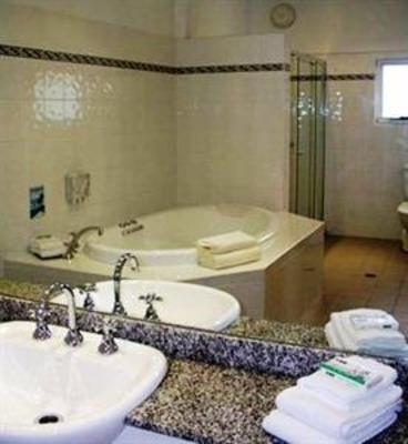 фото отеля BEST WESTERN Ashfields Philip Lodge Motel