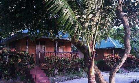 фото отеля Tamaraw Beach Resort