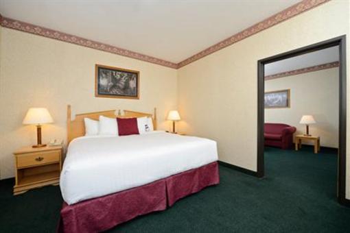фото отеля BEST WESTERN PLUS Howe Inn