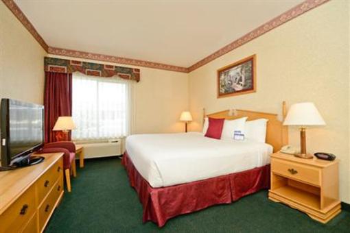 фото отеля BEST WESTERN PLUS Howe Inn