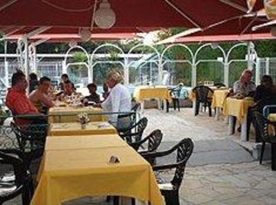 фото отеля Le Dauphin Hotel Hourtin