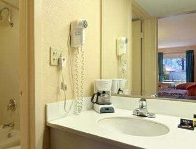 фото отеля Travelodge Attalla