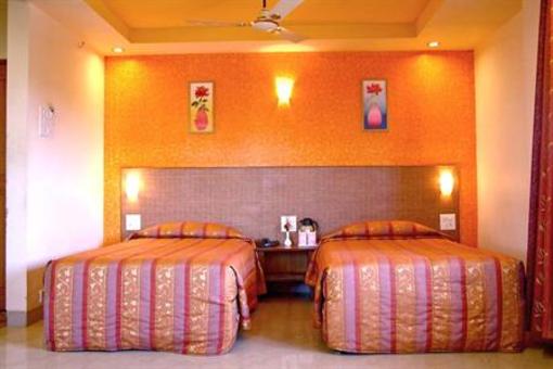 фото отеля Goa Woodlands Hotel