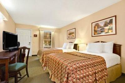 фото отеля Baymont Inn & Suites Forest City