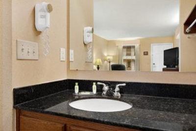 фото отеля Baymont Inn & Suites Forest City