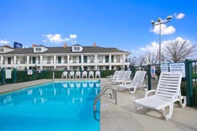 фото отеля Baymont Inn & Suites Forest City