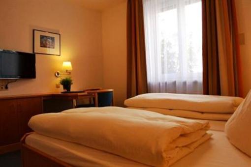 фото отеля Hotel am Ostpark