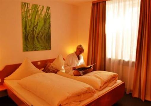 фото отеля Hotel am Ostpark