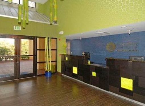 фото отеля Comfort Inn & Suites Lantana