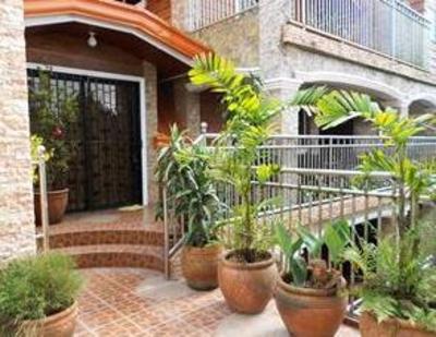 фото отеля Tiptop Vacation Homes Baguio City