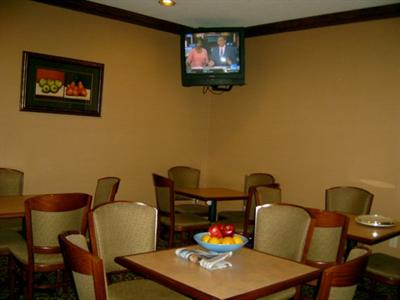 фото отеля Holiday Inn Express Hotel & Suites Emporia (Kansas)
