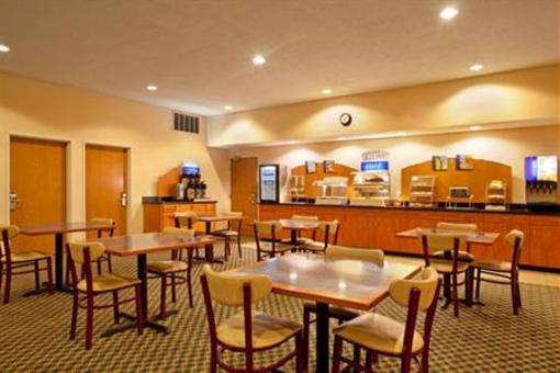 фото отеля Holiday Inn Express Hotel & Suites Troy (Illinois)