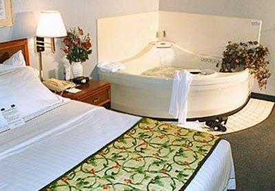 фото отеля Country Inn & Suites Port Clinton