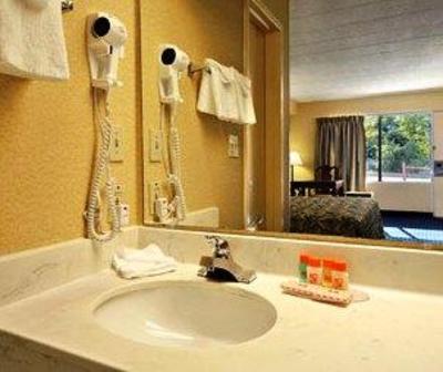 фото отеля Howard Johnson Express Inn-College Park