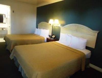 фото отеля Travelodge San Diego Downtown Convention Center