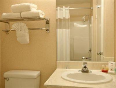 фото отеля Ramada Plaza Hotel Circle South San Diego