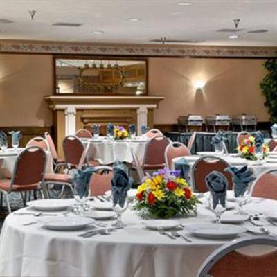 фото отеля Ramada Plaza Hotel Circle South San Diego
