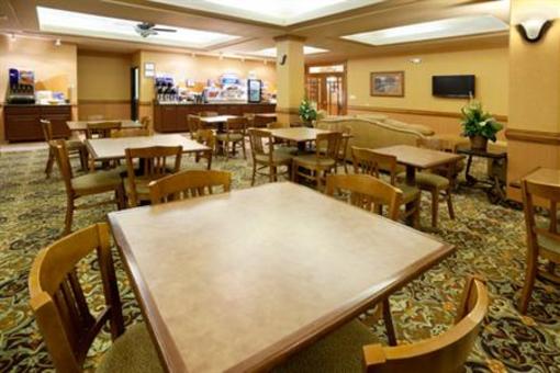 фото отеля Holiday Inn Express Hotel & Suites Alice