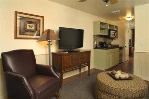 фото отеля Hill Country Inn & Suites