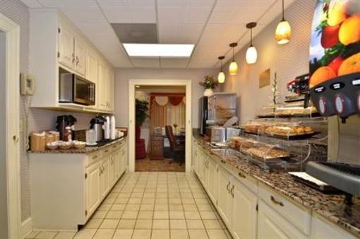 фото отеля BEST WESTERN PLUS Spring Hill Inn & Suites