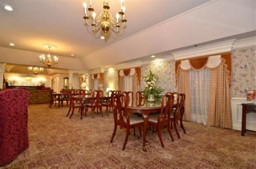 фото отеля BEST WESTERN PLUS Spring Hill Inn & Suites